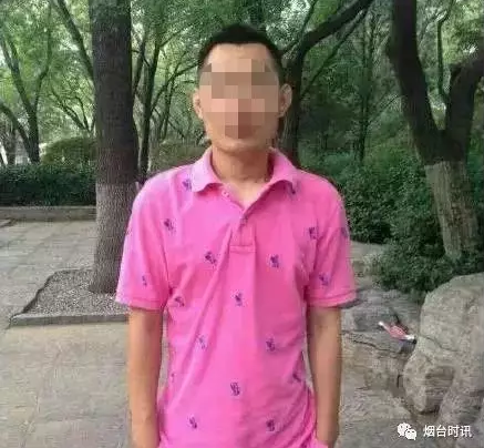 最新資訊:高鐵“座霸”真實(shí)身份曝光,素質(zhì)與學(xué)歷無關(guān)